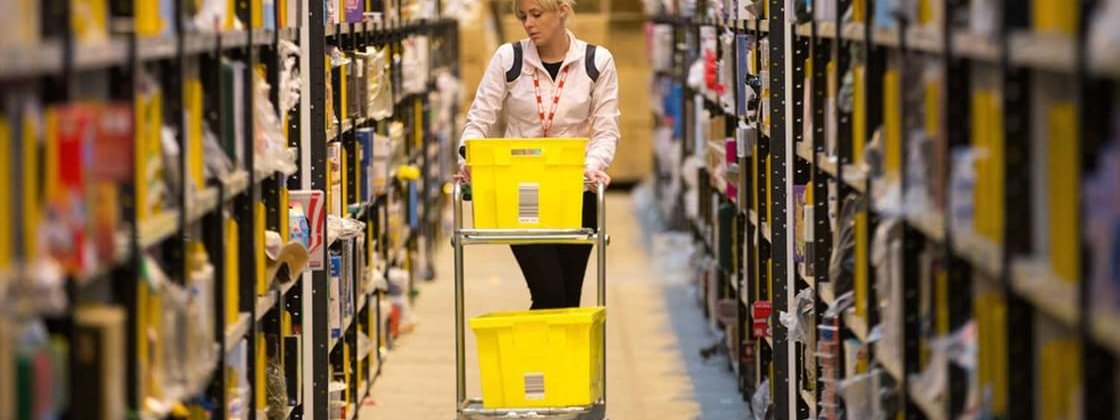 Monstro logístico: veja como é um centro de distribuição da Amazon no Natal - TecMundo Monstro logístico: veja como é um centro de distribuição da Amazon no Natal - TecMundo