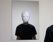 Artista cria máscaras assustadoras ao brincar com reconhecimento de rostos