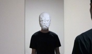 Artista cria máscaras assustadoras ao brincar com reconhecimento de rostos