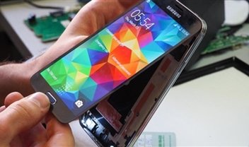 Russos desmontam um Galaxy S5 e afirmam: reparação não será fácil [galeria]