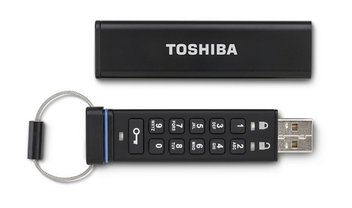 Segurança: Toshiba lança pendrive que protege dados armazenados com senha