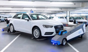 Audi testa robôs para deslocar veículos entre setores [vídeo]