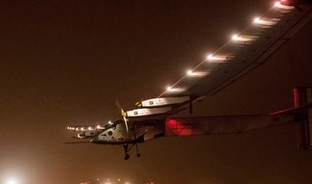 Solar Impulse 2 iniciou a viagem ao redor do mundo e já quebrou recorde