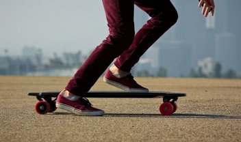 Kickstarter tem skate elétrico com motor dentro das rodas