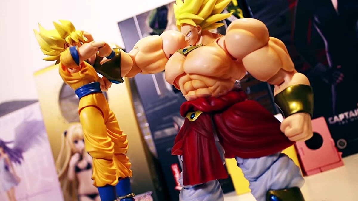 Goku e Broly lutam em stop motion épico e sobra até para o dono dos bonecos  - TecMundo