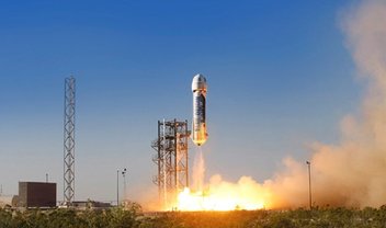 Bezos, CEO da Amazon, lança nave espacial experimental pela Blue Origin