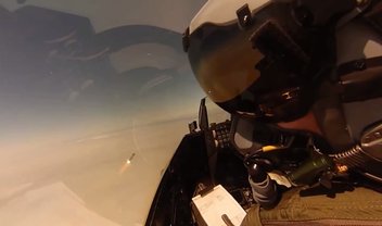 Vídeo mostra um caça F-16 derrubando um drone no ar [vídeo]