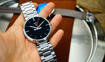 Moto 360 com pulseira de metal chega ao Brasil por R$ 1.099