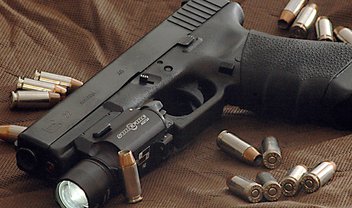 Pistola Glock automática dispara 20 tiros por segundo