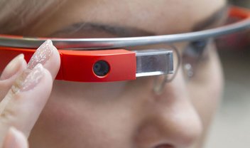 Maior, melhor e dobrável, novo Google Glass será só para profissionais 