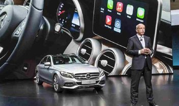 Mercedes-Benz deve firmar parceria com Google e Apple