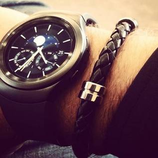 Imagem de Vice-presidente da Samsung posta foto usando o Samsung Gear S2
