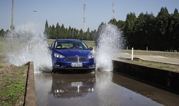 Visitamos as pistas e laboratórios do campo de testes dos carros da Ford