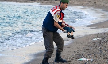 Foto de garotinho sírio encontrado morto na Turquia comove o mundo