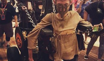 Estudante adapta sua cadeira de rodas para um incrível cosplay de ‘Mad Max’