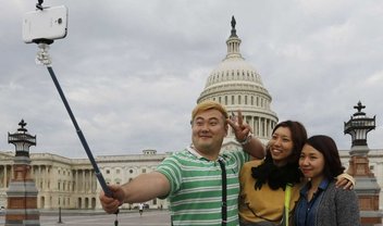 Os famigerados “paus de selfie” estão banidos da visita do Papa aos EUA