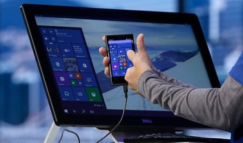 Satya Nadella faz demonstração da função Continuum no Windows 10 Mobile