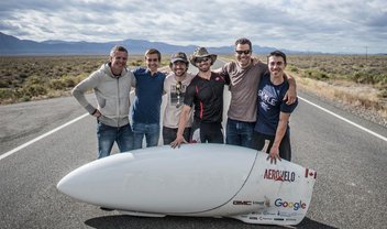 Canadenses batem recorde de velocidade em veículo movido por força humana