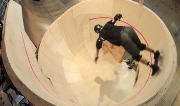 Tony Hawk encara looping horizontal e grava tudo com Action Cam [vídeo]