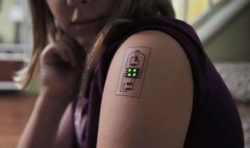 Tech Tats: tatuagens pintam placa de circuitos em seu corpo [vídeo]