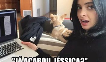 Foto de 'Jessica Jones' assistindo ao 'Já acabou, Jéssica?' era fake