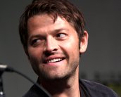 Castiel, de Sobrenatural, Misha Collins comenta série e carreira na CCXP