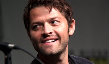 Castiel, de Sobrenatural, Misha Collins comenta série e carreira na CCXP