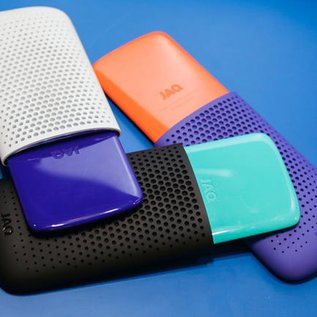 Imagem de Conheça o gadget que utiliza água salgada para carregar seu smartphone