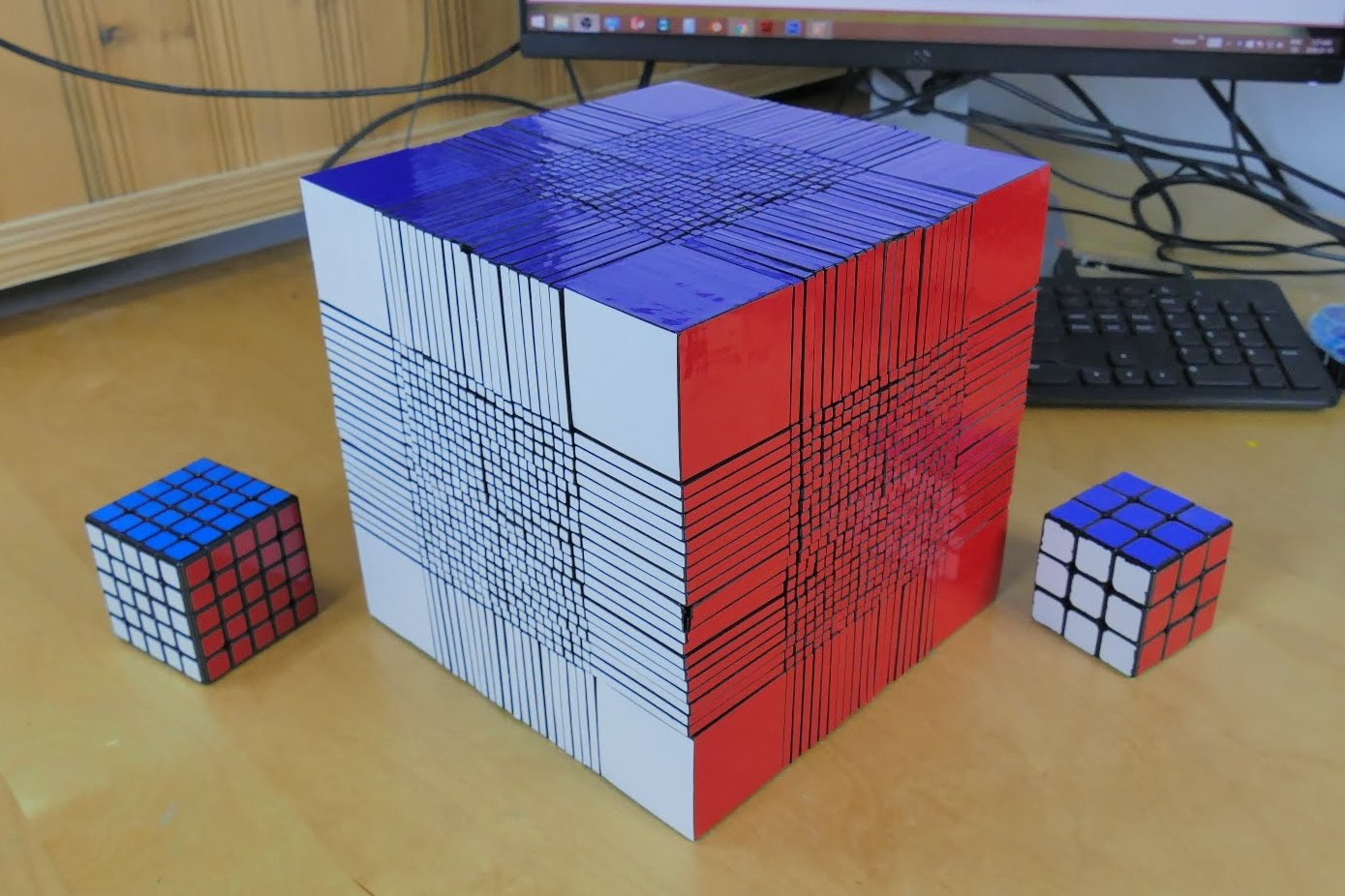 Cubo mágico mais difícil do mundo é resolvido em mais de sete