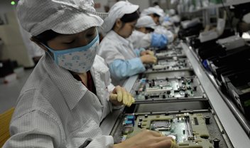 Com pedidos em queda, Foxconn demite 480 funcionários no Brasil