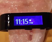 Fail? Microsoft Band mede 119 batimentos por minuto em pedaço de frango cru