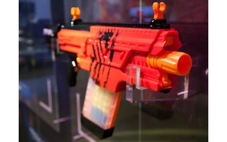 Nerf anuncia nova arma de brinquedo capaz de disparar projéteis a