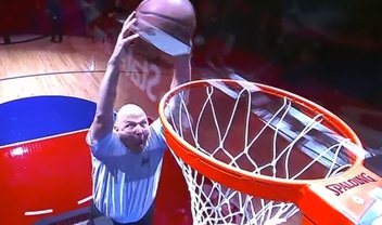 Steve Ballmer dá enterrada e vai à loucura em jogo de basquete [vídeo]