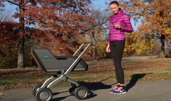 Que perigo! Carrinho de bebê do futuro segue os pais automaticamente