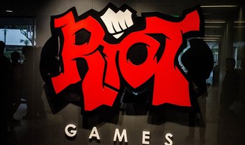 Narradores de League of Legends criticam Riot Games por baixo salário