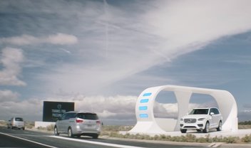 Volvo trolla concorrência fazendo outros carros carregarem carro elétrico