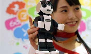 Robô+smartphone! RoBoHon chega às lojas em maio