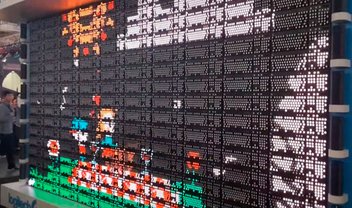 Sensacional: esse painel LED tem 160 teclados retroiluminados da Logitech