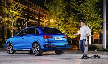 Audi apresenta carro-conceito com patinete elétrico embutido no para-choque