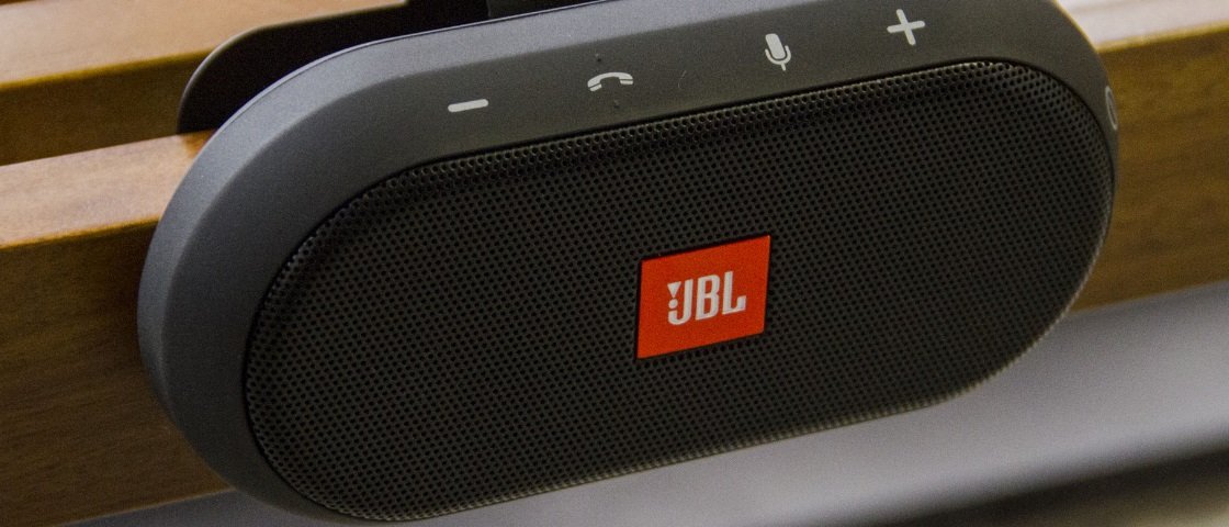 Jbl trip cheap portable speaker