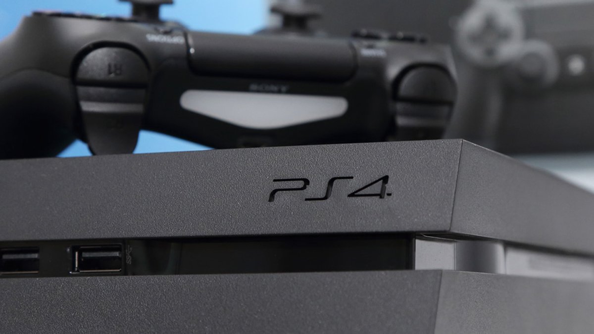 PlayStation 5 deixou de funcionar porque o líquido térmico se espalhou pela  consola