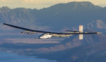 Avião movido a energia solar atravessa oceano Atlântico pela primeira vez