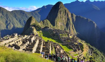 Turista morre ao tentar tirar selfie à beira de precipício em Machu Picchu