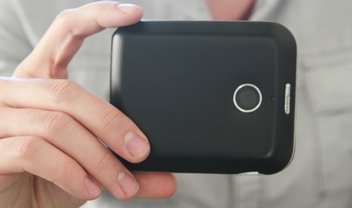 Bancada no Kickstarter, carteira com leitor biométrico e GPS chega setembro