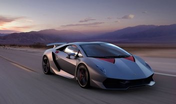 Até a alma: Lamborghini quer produzir bielas em fibra de carbono