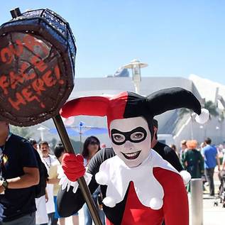 Imagem de Arlequinas dominam Comic-Con: veja mais uma grande galeria de cosplays
