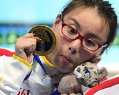 Chinesinha da natação ganha medalha de ouro na arte de fazer caretas