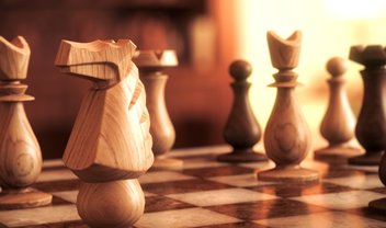 Seis mil pessoas vencem Grande Mestre de xadrez em partida pelo Twitch -  TecMundo