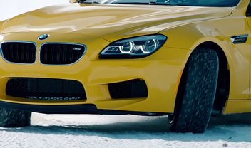 Desafio: veja um BMW M6 correr a 300 km/h na neve e tente não se empolgar