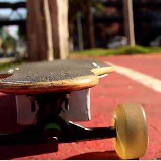 Imagem de 'Eu que fiz': Brasileiro cria skate elétrico totalmente sozinho em casa